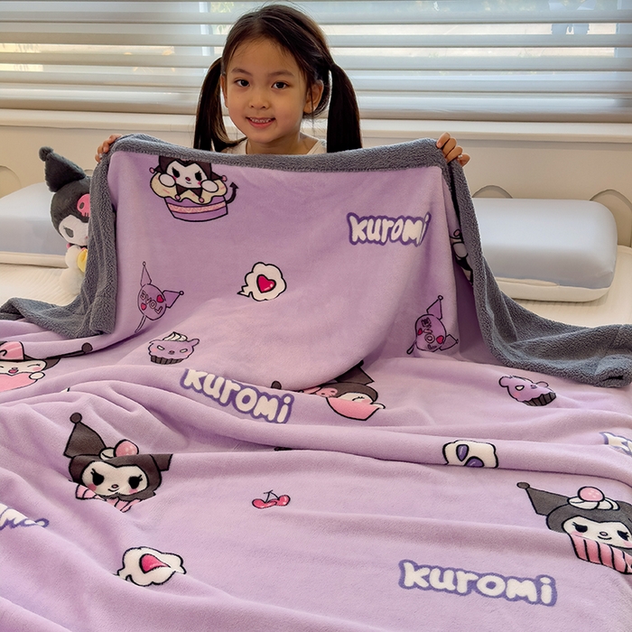 91家纺网 家纺一手货源 找家纺 云恋家纺 2025新款儿童卡通加厚牛奶绒北极绒双层绒毛毯 紫色库洛米