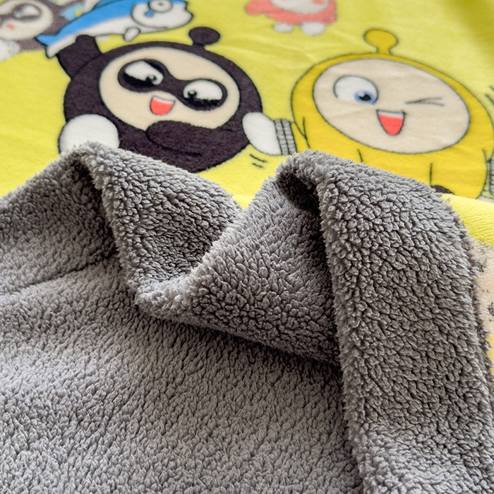 91家纺网 家纺一手货源 找家纺 云恋家纺 2025新款儿童卡通加厚牛奶绒北极绒双层绒毛毯 蛋仔兄弟