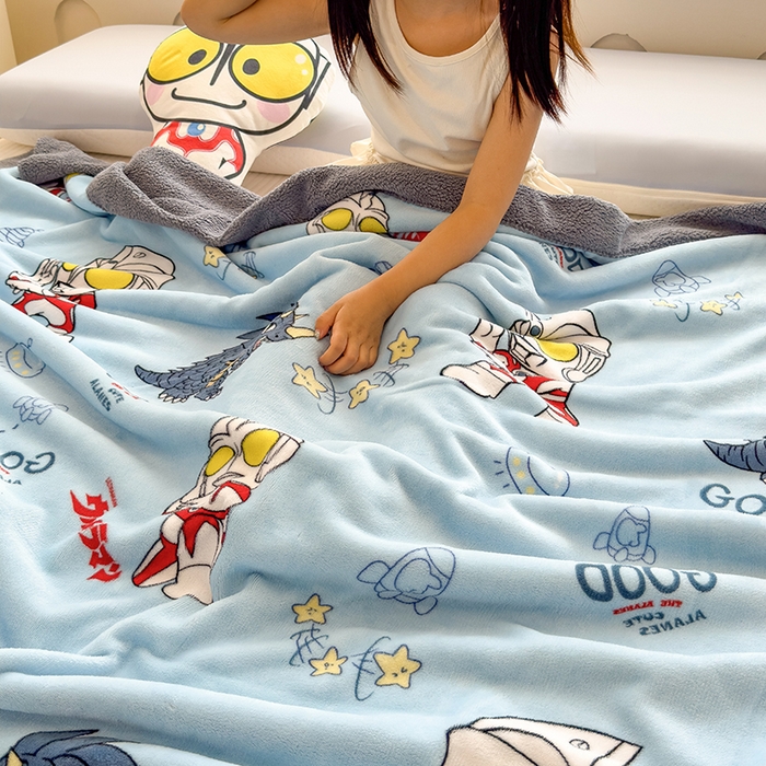 91家纺网 家纺一手货源 找家纺 云恋家纺 2025新款儿童卡通加厚牛奶绒北极绒双层绒毛毯 战斗奥特曼
