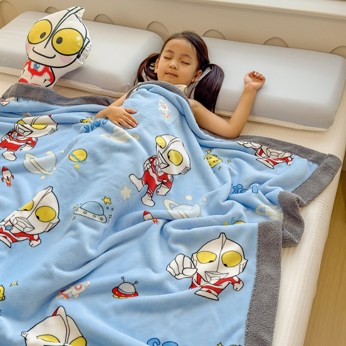 91家纺网 家纺一手货源 找家纺 云恋家纺 2025新款儿童卡通加厚牛奶绒北极绒双层绒毛毯 超人奥特曼