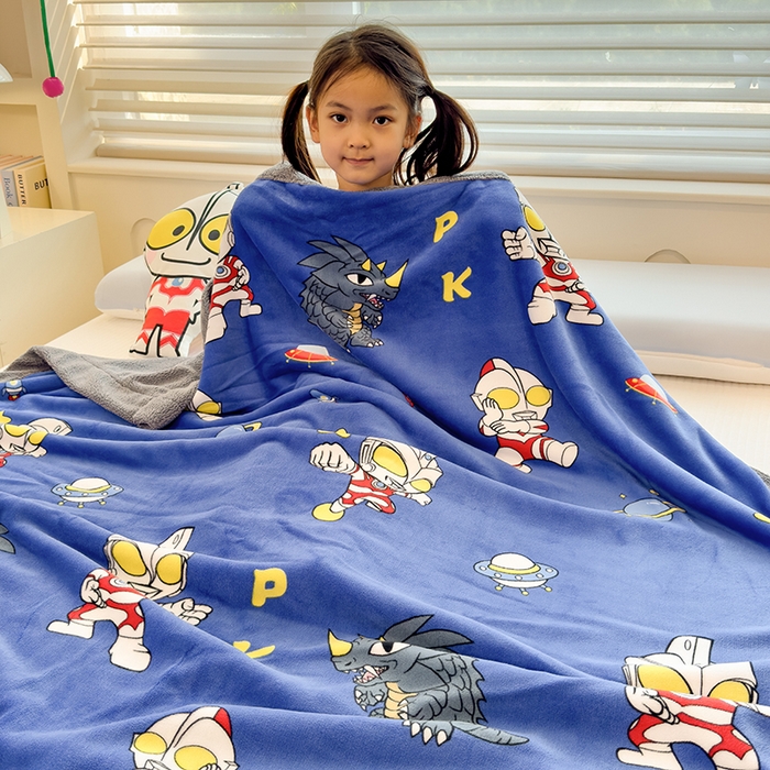 91家纺网 家纺一手货源 找家纺 云恋家纺 2025新款儿童卡通加厚牛奶绒北极绒双层绒毛毯 星空奥特曼