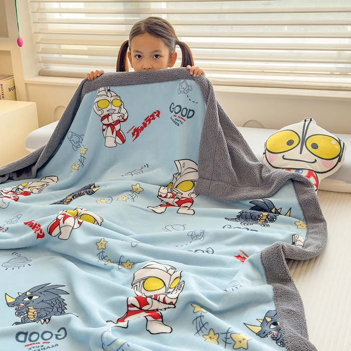 91家纺网 家纺一手货源 找家纺 云恋家纺 2025新款儿童卡通加厚牛奶绒北极绒双层绒毛毯 战斗奥特曼