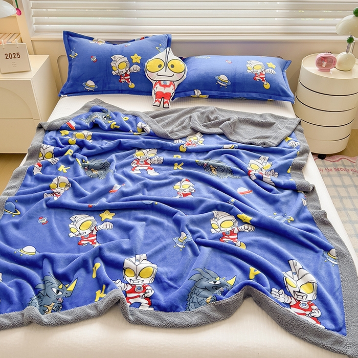 91家纺网 家纺一手货源 找家纺 云恋家纺 2025新款儿童卡通加厚牛奶绒北极绒双层绒毛毯 星空奥特曼