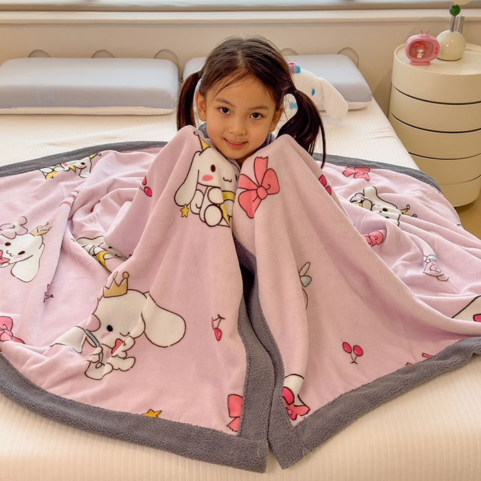 91家纺网 家纺一手货源 找家纺 云恋家纺 2025新款儿童卡通加厚牛奶绒北极绒双层绒毛毯 美美大耳朵玉桂狗