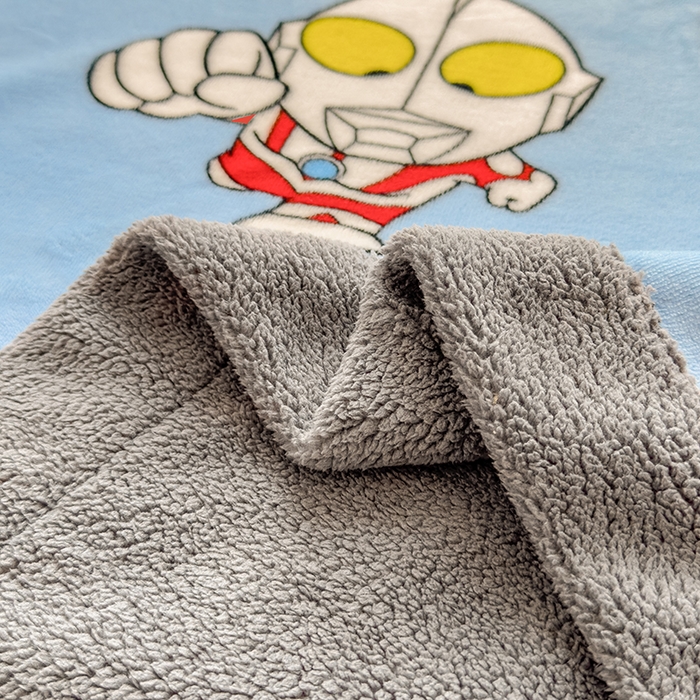 91家纺网 家纺一手货源 找家纺 云恋家纺 2025新款儿童卡通加厚牛奶绒北极绒双层绒毛毯 超人奥特曼