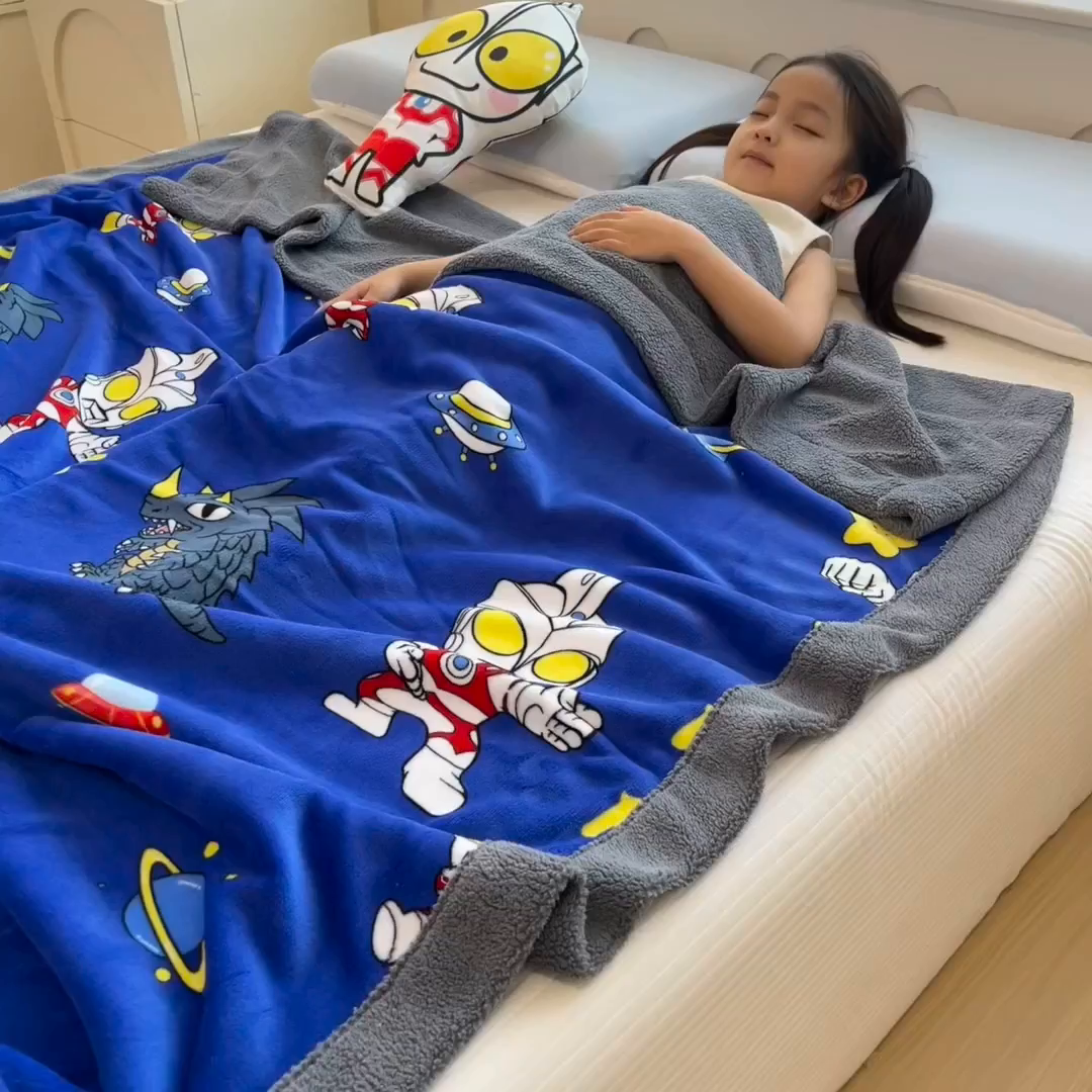 91家纺网 家纺一手货源 找家纺 云恋家纺 2025新款儿童卡通加厚牛奶绒北极绒双层绒毛毯 星空奥特曼