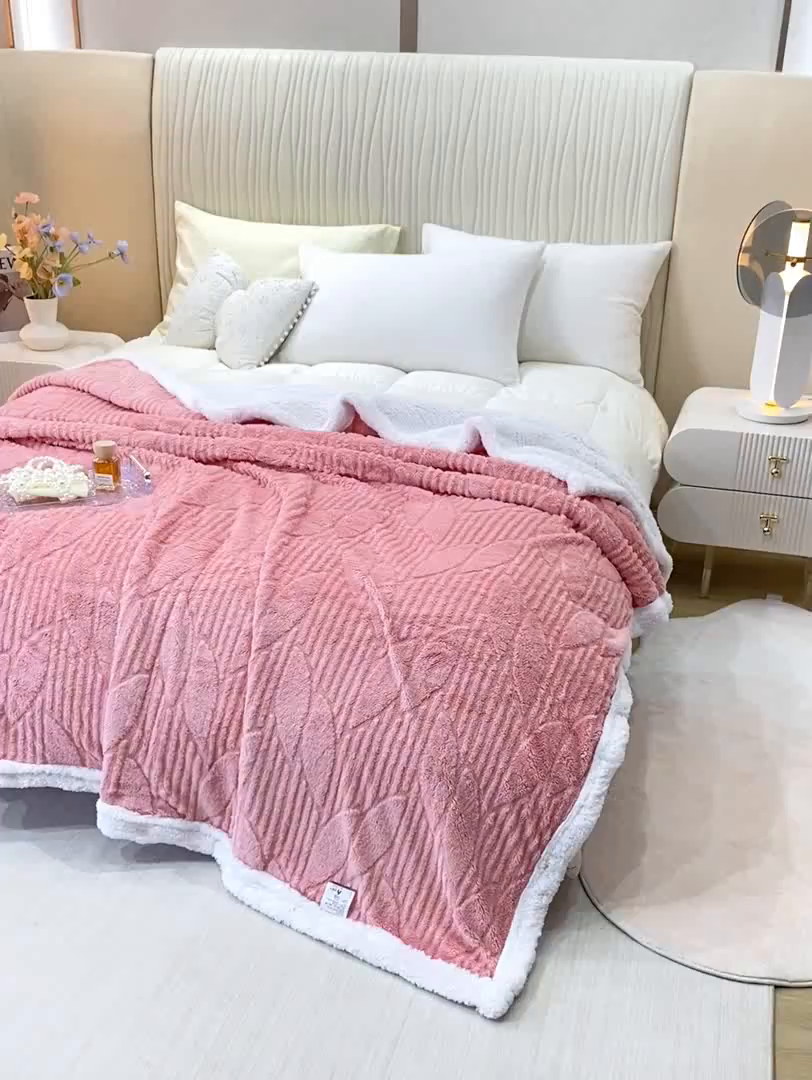 91家纺网 家纺一手货源 找家纺 佳居缘 【双面绒-叶子】 2025加厚保暖羊羔绒毛毯双层塔芙绒毯子跨境专供外贸出口定制 叶子-粉