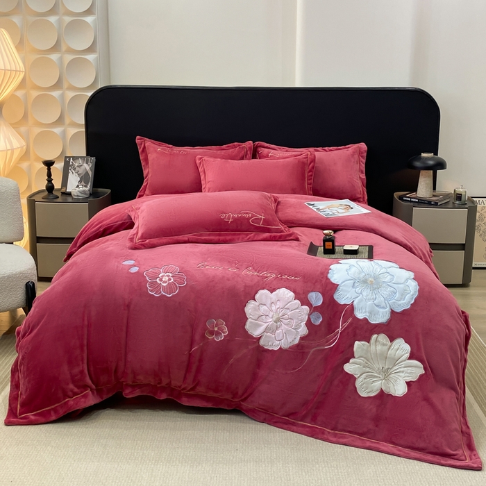 91家纺网 家纺一手货源 找家纺 （总）佳居缘 2025新款牛奶绒贴布绣四件套-黛西