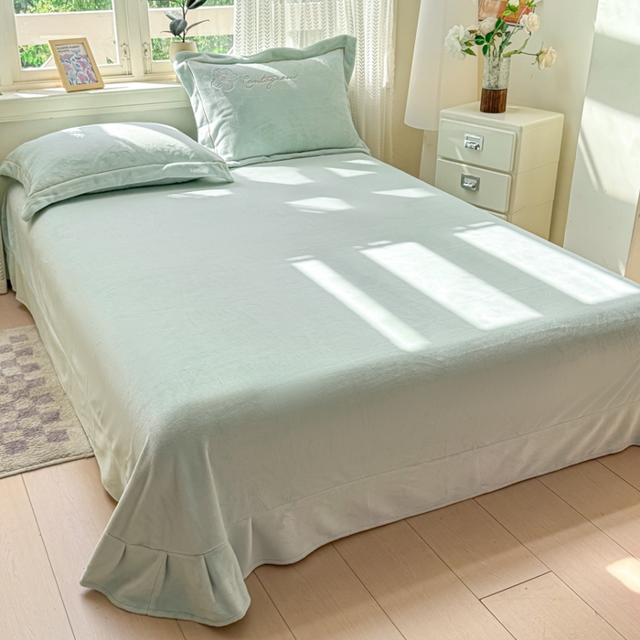 91家纺网 家纺一手货源 找家纺 佳居缘 2025新款牛奶绒贴布绣四件套-黛西 黛西-草蓝