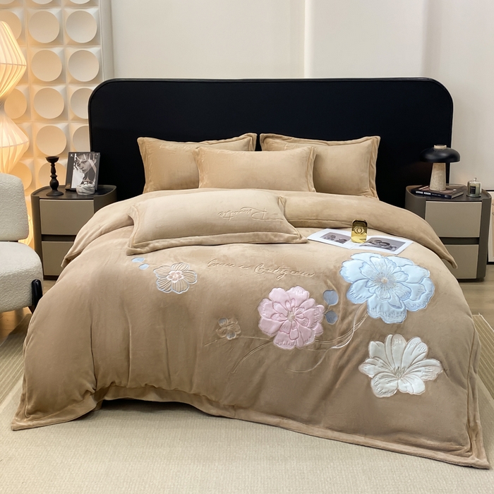 佳居缘 2025新款牛奶绒贴布绣四件套-黛西 黛西-奶咖