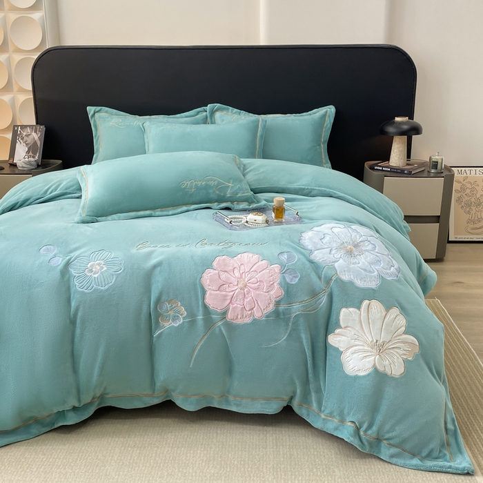 91家纺网 家纺一手货源 找家纺 佳居缘 2025新款牛奶绒贴布绣四件套-黛西 黛西-薄荷绿