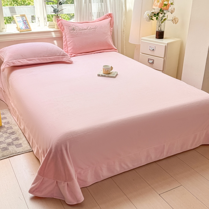 91家纺网 家纺一手货源 找家纺 佳居缘 2025新款牛奶绒贴布绣四件套-黛西 黛西-少女粉