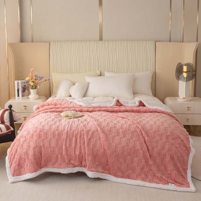 91家纺网 家纺一手货源 找家纺 佳居缘 【双面绒-方格】 2025加厚保暖羊羔绒毛毯双层塔芙绒毯子跨境专供外贸出口定制 方格-粉