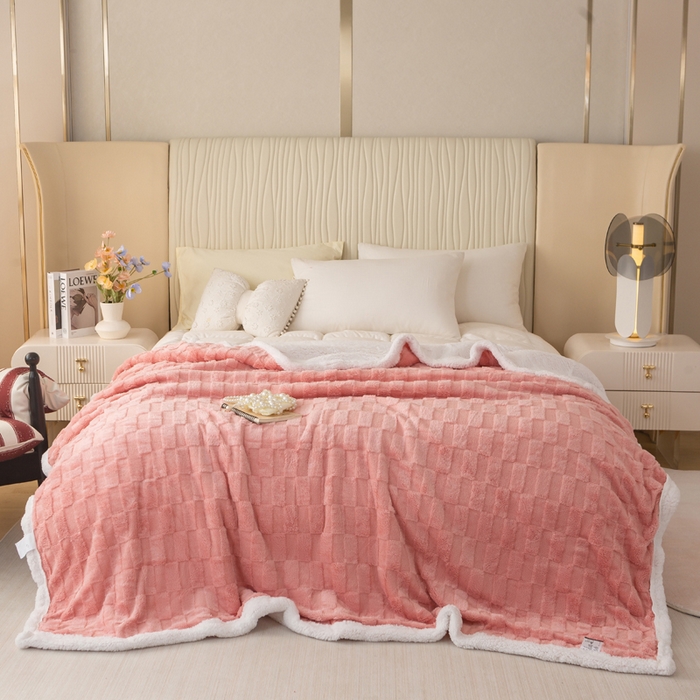 91家纺网 家纺一手货源 找家纺 佳居缘 【双面绒-方格】 2025加厚保暖羊羔绒毛毯双层塔芙绒毯子跨境专供外贸出口定制 方格-粉