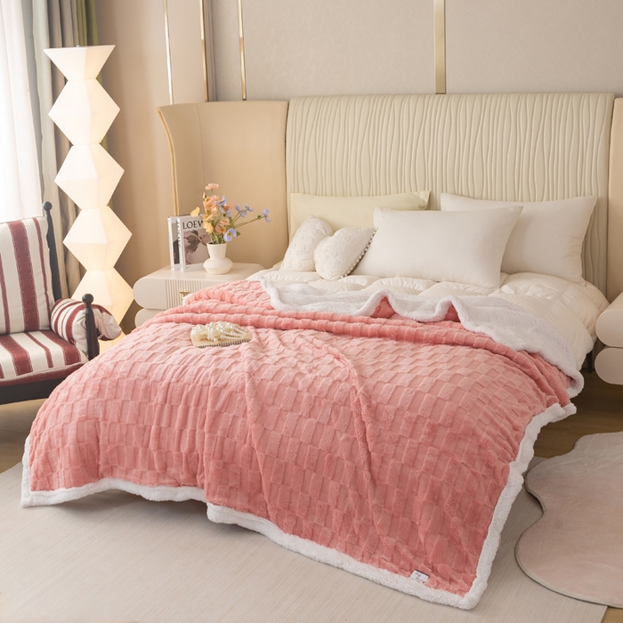 91家纺网 家纺一手货源 找家纺 佳居缘 【双面绒-方格】 2025加厚保暖羊羔绒毛毯双层塔芙绒毯子跨境专供外贸出口定制 方格-粉