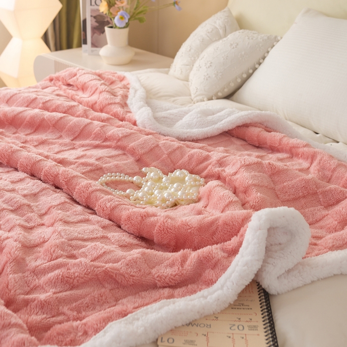 91家纺网 家纺一手货源 找家纺 佳居缘 【双面绒-方格】 2025加厚保暖羊羔绒毛毯双层塔芙绒毯子跨境专供外贸出口定制 方格-粉