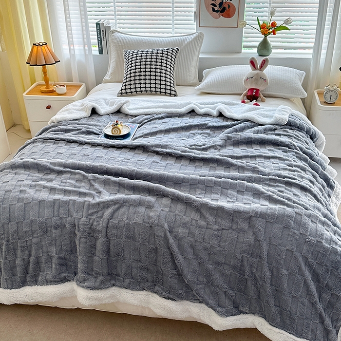 91家纺网 家纺一手货源 找家纺 佳居缘 【双面绒-方格】 2025加厚保暖羊羔绒毛毯双层塔芙绒毯子跨境专供外贸出口定制 方格-灰蓝