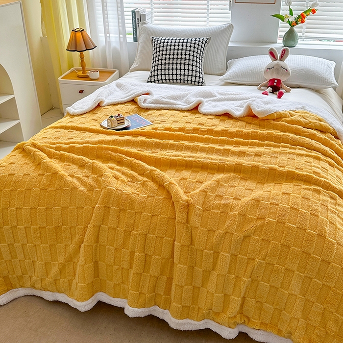 91家纺网 家纺一手货源 找家纺 佳居缘 【双面绒-方格】 2025加厚保暖羊羔绒毛毯双层塔芙绒毯子跨境专供外贸出口定制 方格-杏黄