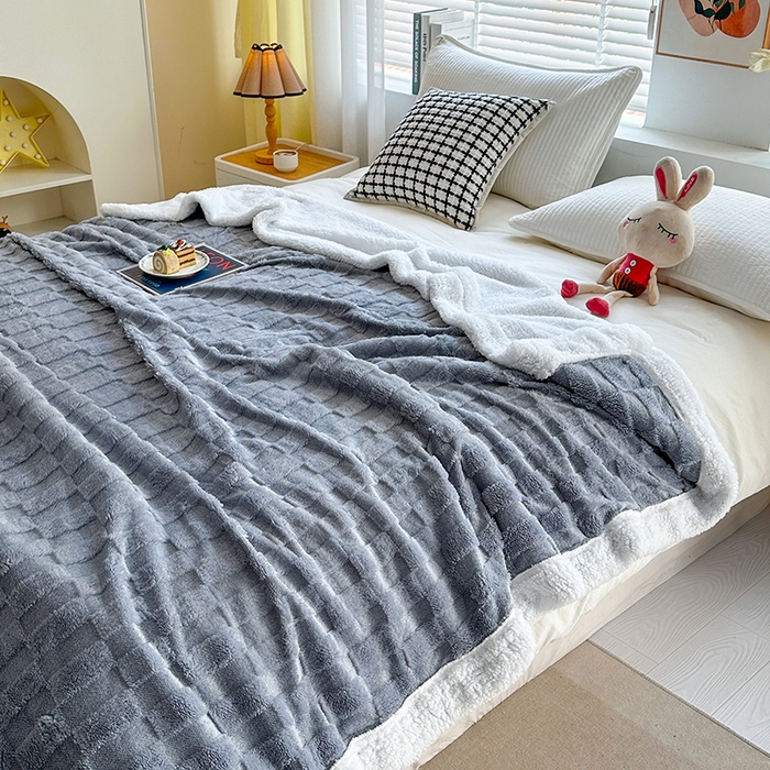 91家纺网 家纺一手货源 找家纺 佳居缘 【双面绒-方格】 2025加厚保暖羊羔绒毛毯双层塔芙绒毯子跨境专供外贸出口定制 方格-灰蓝