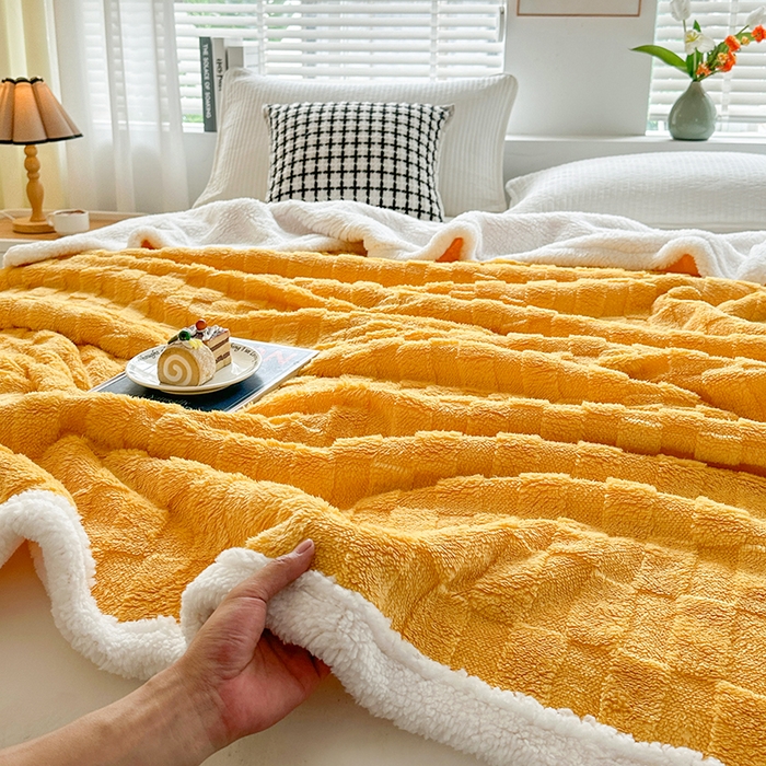 91家纺网 家纺一手货源 找家纺 佳居缘 【双面绒-方格】 2025加厚保暖羊羔绒毛毯双层塔芙绒毯子跨境专供外贸出口定制 方格-杏黄