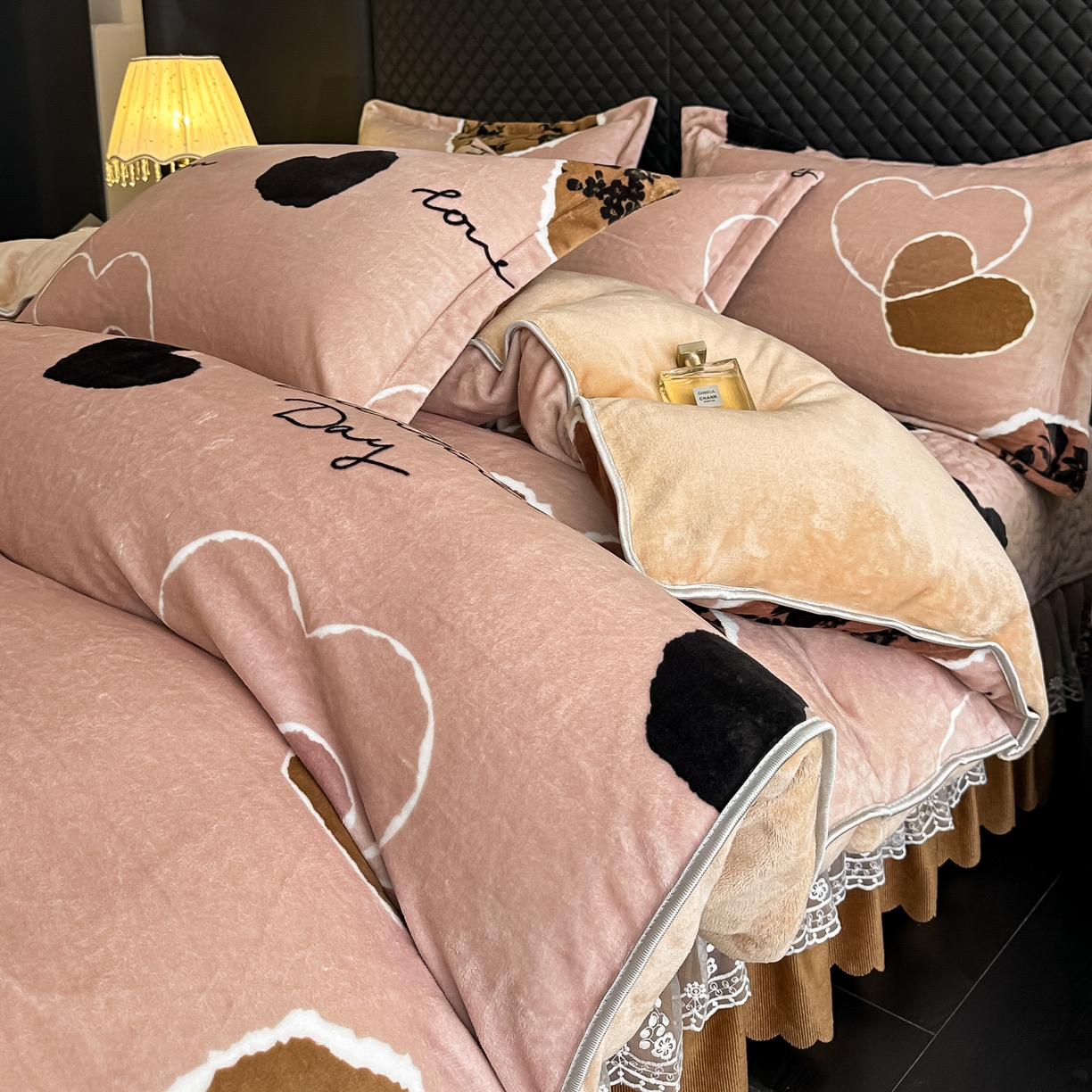 91家纺网 家纺一手货源 找家纺 栩裕纺织 2025新款加厚牛奶绒床盖四件套 爱慕