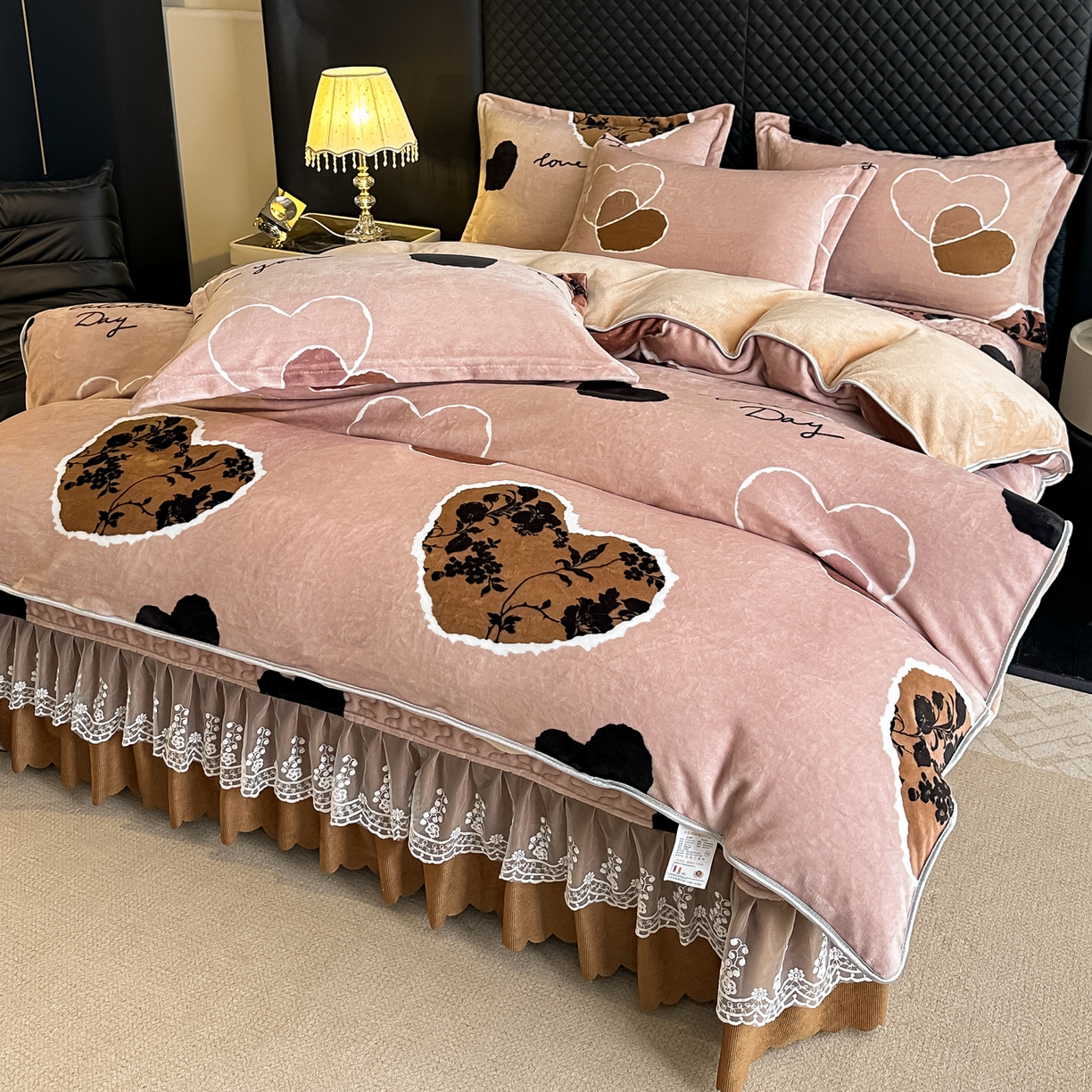 91家纺网 家纺一手货源 找家纺 栩裕纺织 2025新款加厚牛奶绒床盖四件套 爱慕