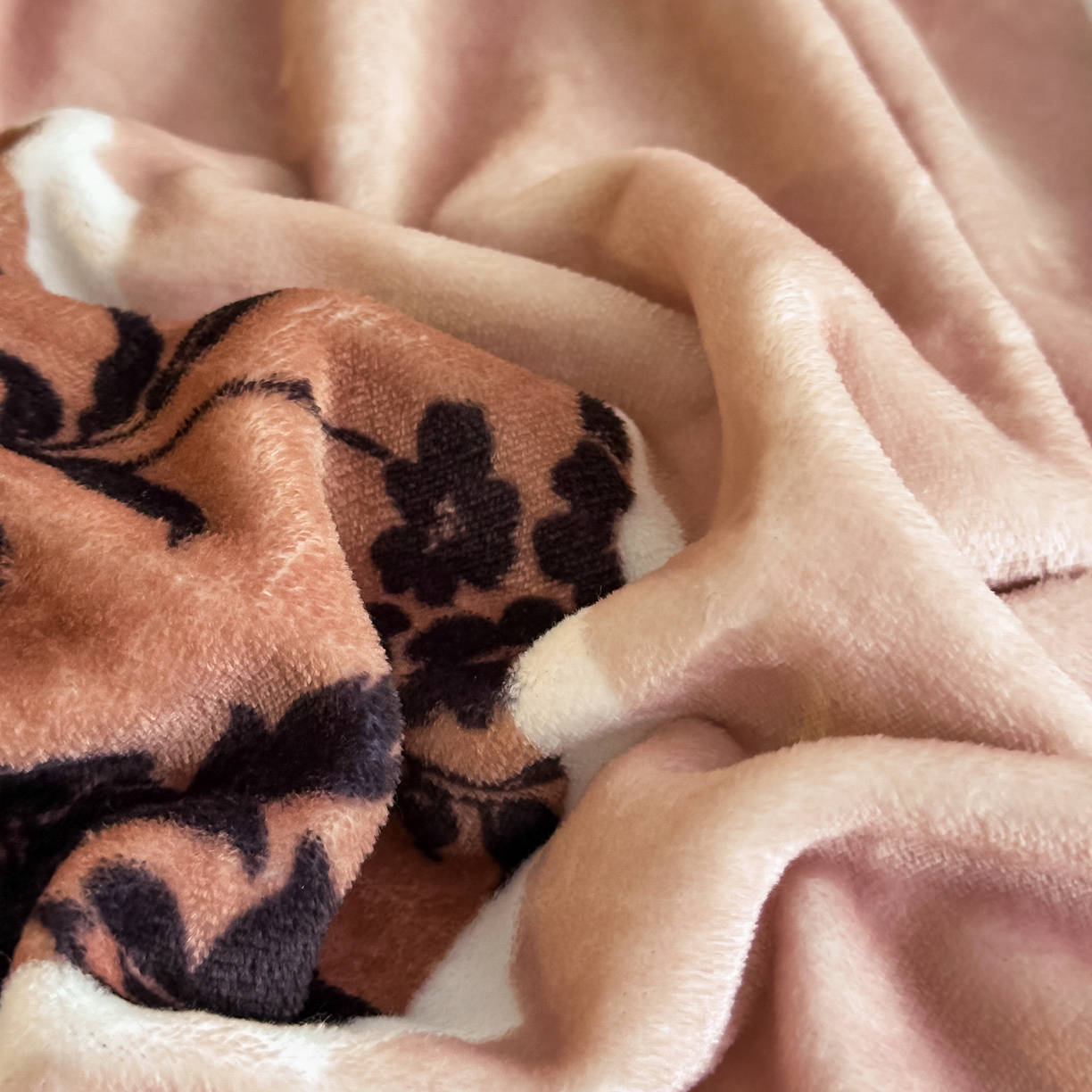 91家纺网 家纺一手货源 找家纺 栩裕纺织 2025新款加厚牛奶绒床盖四件套 爱慕