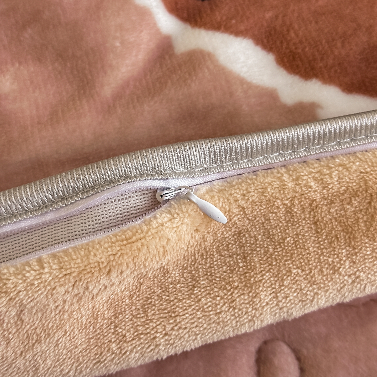 91家纺网 家纺一手货源 找家纺 栩裕纺织 2025新款加厚牛奶绒床盖四件套 爱慕