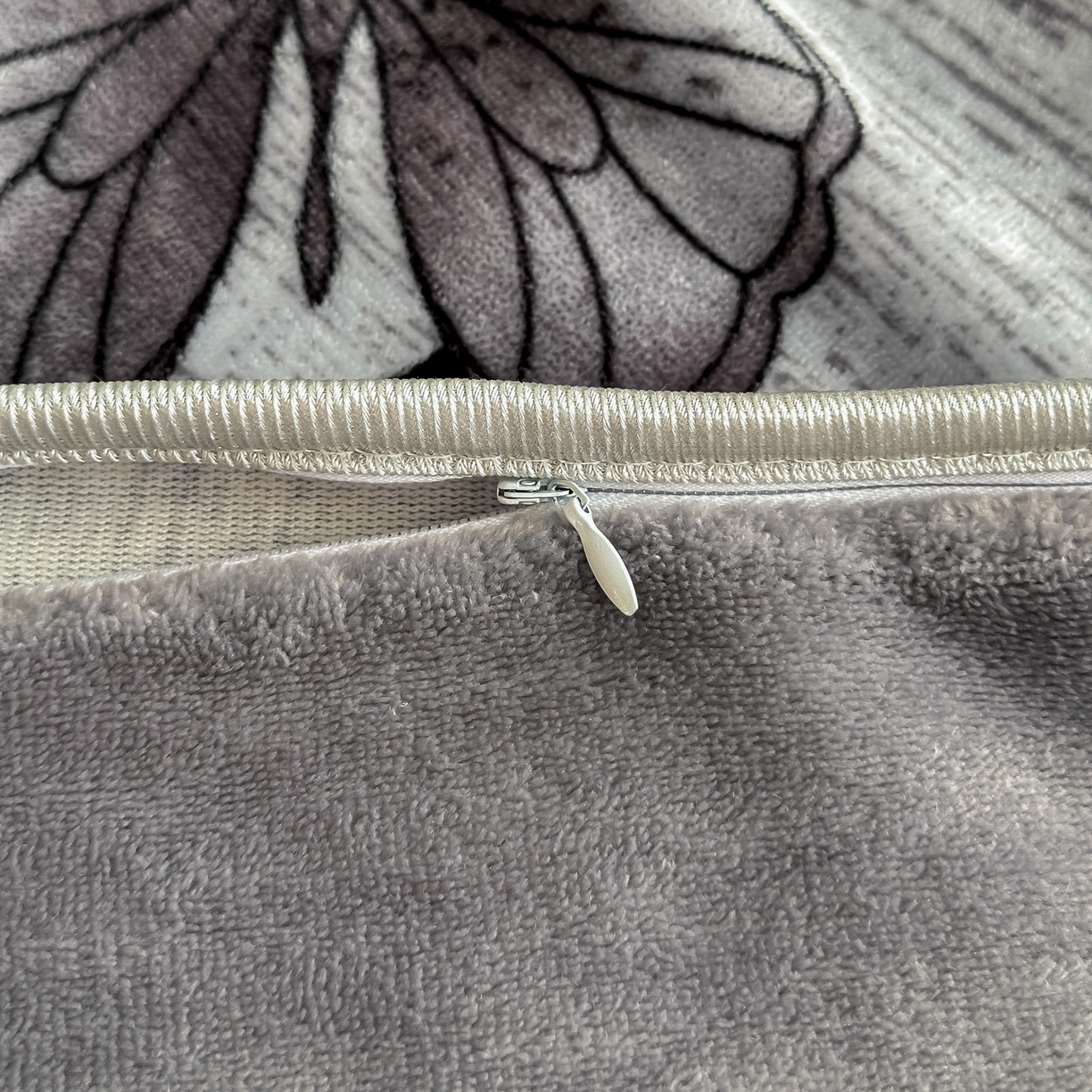 91家纺网 家纺一手货源 找家纺 栩裕纺织 2025新款加厚牛奶绒床盖四件套 蝶舞飞影