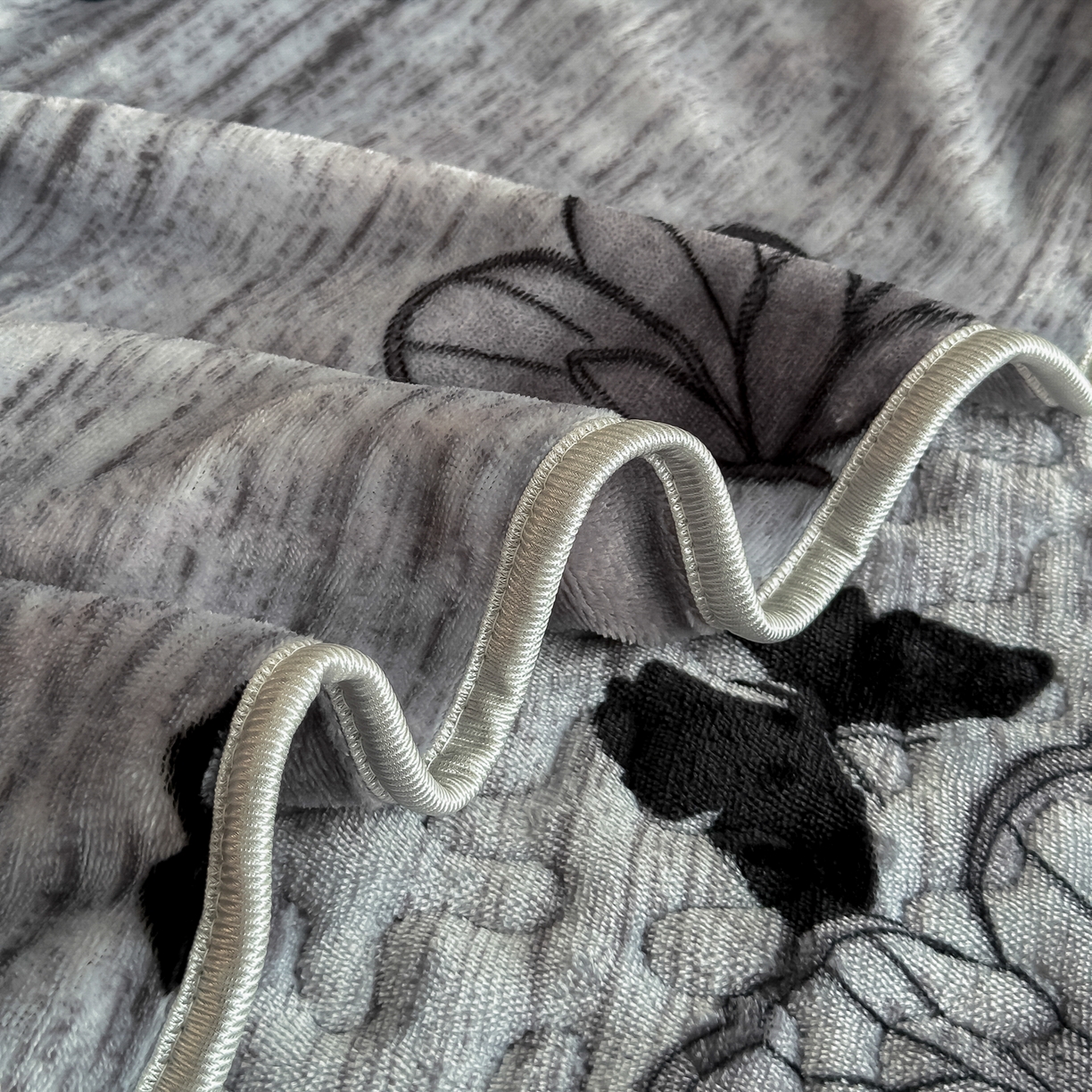 91家纺网 家纺一手货源 找家纺 栩裕纺织 2025新款加厚牛奶绒床盖四件套 蝶舞飞影