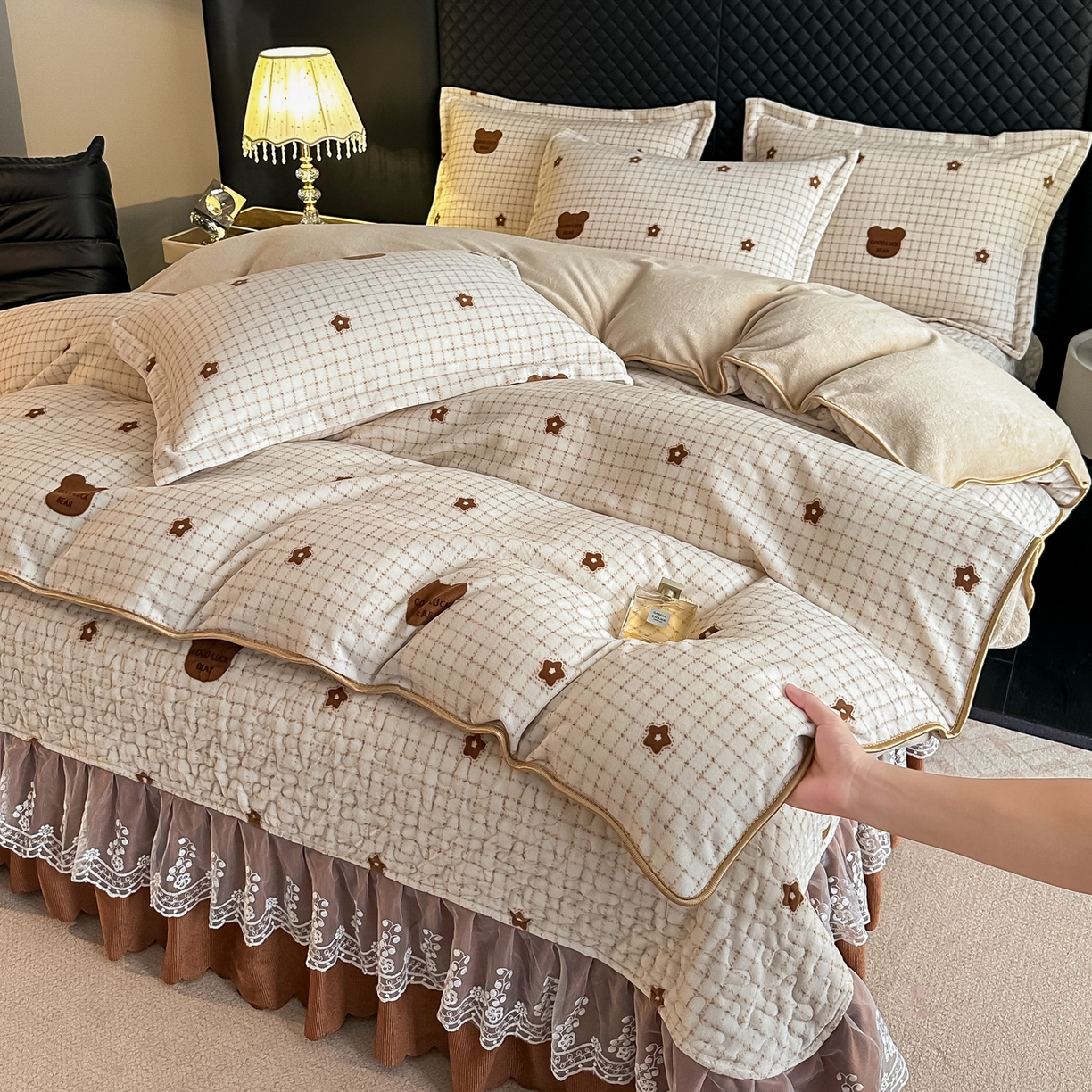 91家纺网 家纺一手货源 找家纺 栩裕纺织 2025新款加厚牛奶绒床盖四件套 米格