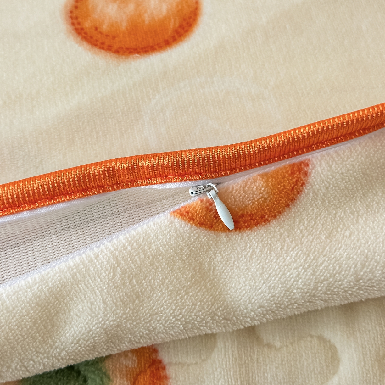 91家纺网 家纺一手货源 找家纺 栩裕纺织 2025新款加厚牛奶绒床盖四件套 柿柿如意