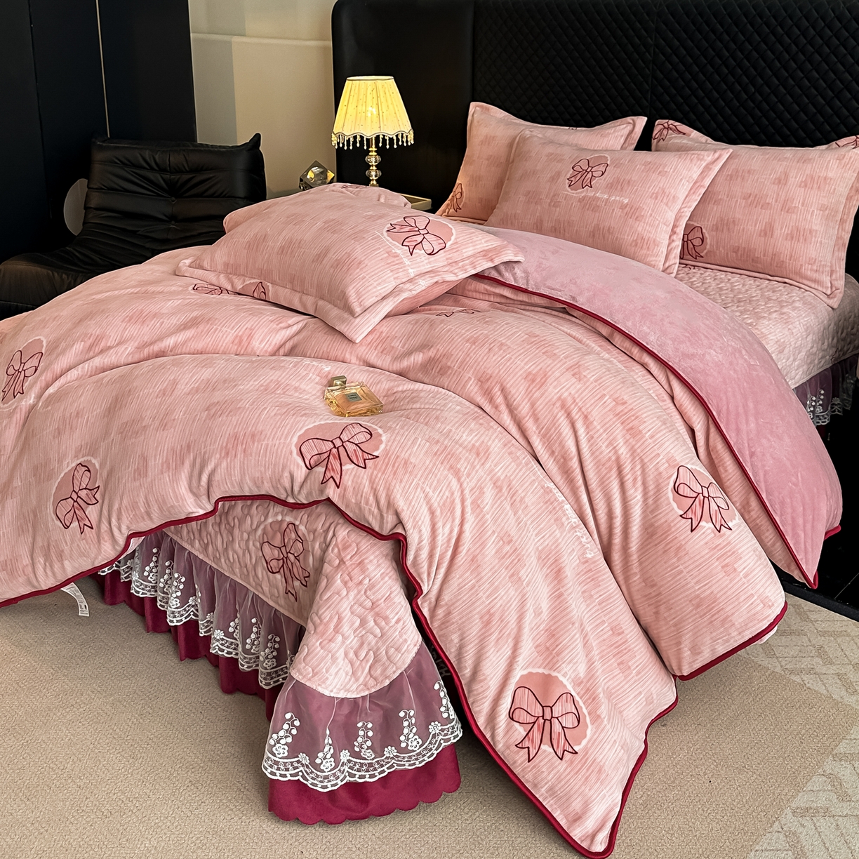 91家纺网 家纺一手货源 找家纺 栩裕纺织 2025新款加厚牛奶绒床盖四件套 同心结