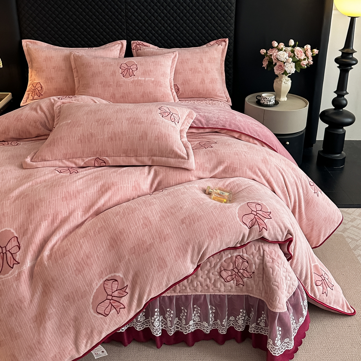 91家纺网 家纺一手货源 找家纺 栩裕纺织 2025新款加厚牛奶绒床盖四件套 同心结