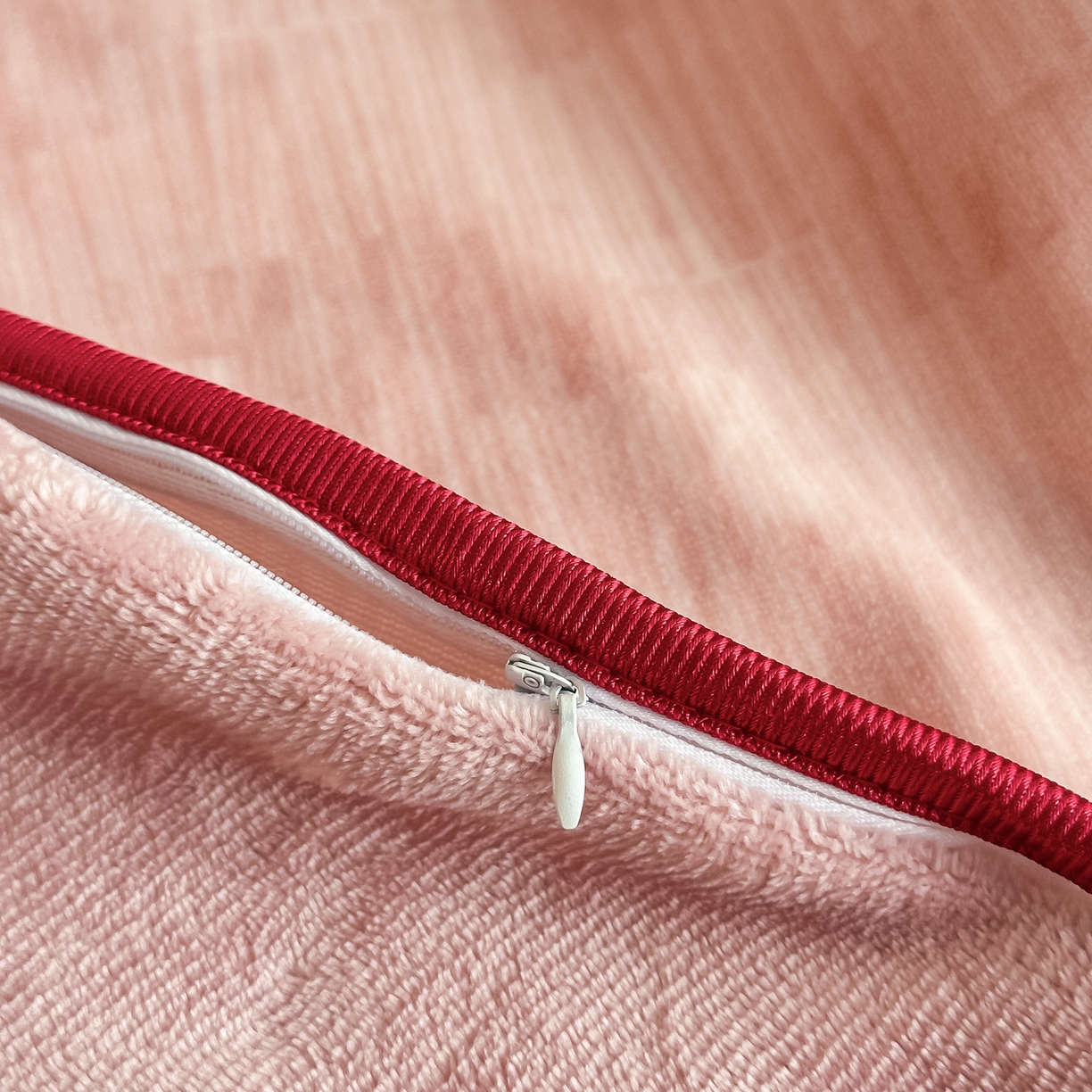 91家纺网 家纺一手货源 找家纺 栩裕纺织 2025新款加厚牛奶绒床盖四件套 同心结