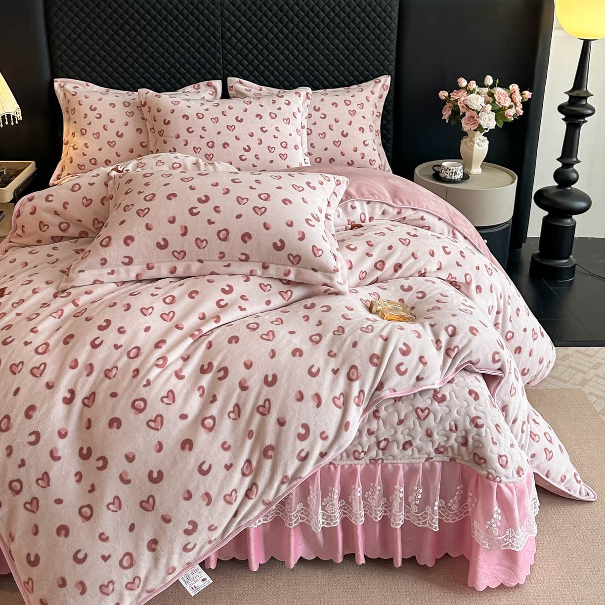 91家纺网 家纺一手货源 找家纺 凤杰家纺 2025新款加厚牛奶绒床盖四件套 爱心满满