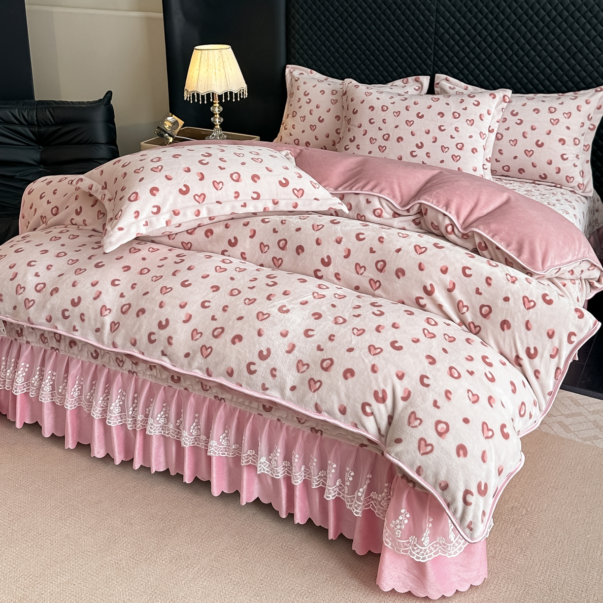 91家纺网 家纺一手货源 找家纺 凤杰家纺 2025新款加厚牛奶绒床盖四件套 爱心满满