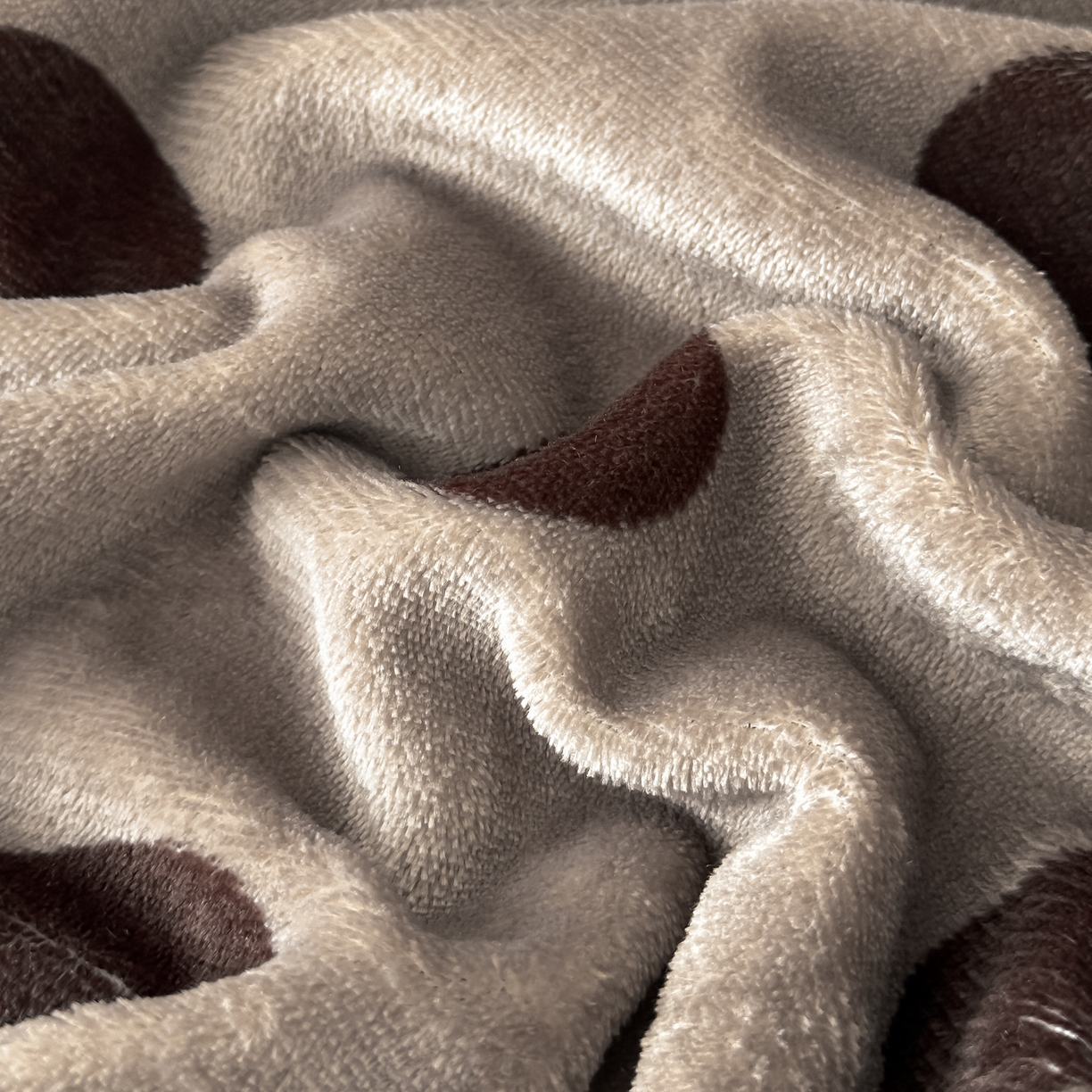 91家纺网 家纺一手货源 找家纺 凤杰家纺 2025新款加厚牛奶绒床盖四件套 波点咖