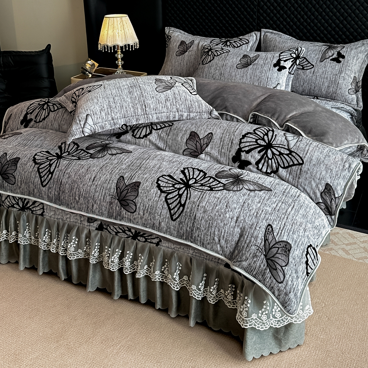 91家纺网 家纺一手货源 找家纺 凤杰家纺 2025新款加厚牛奶绒床盖四件套 蝶舞飞影