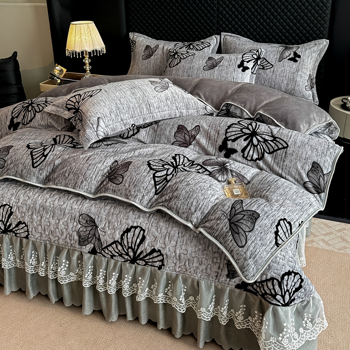 91家纺网 家纺一手货源 找家纺 凤杰家纺 2025新款加厚牛奶绒床盖四件套 蝶舞飞影