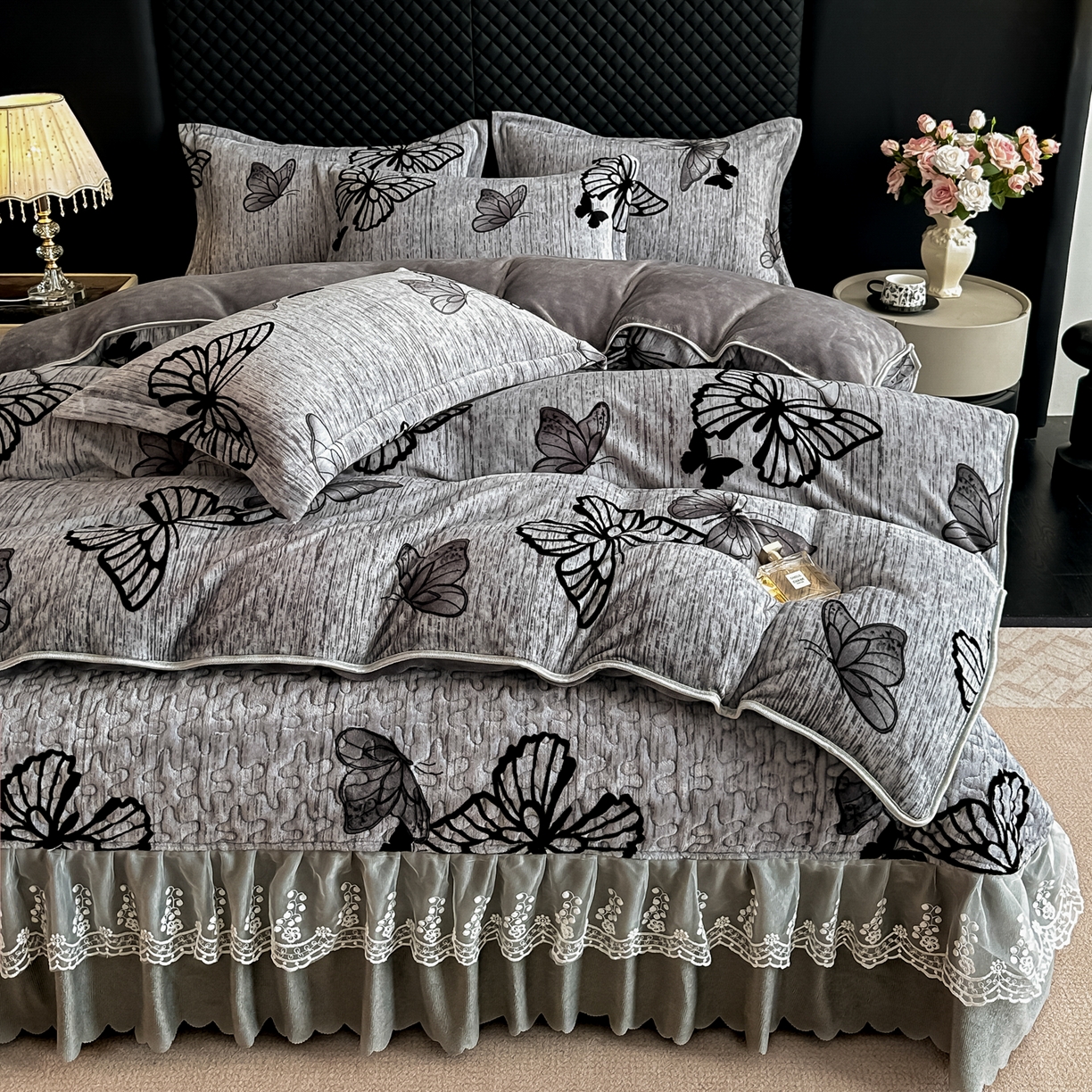 91家纺网 家纺一手货源 找家纺 凤杰家纺 2025新款加厚牛奶绒床盖四件套 蝶舞飞影