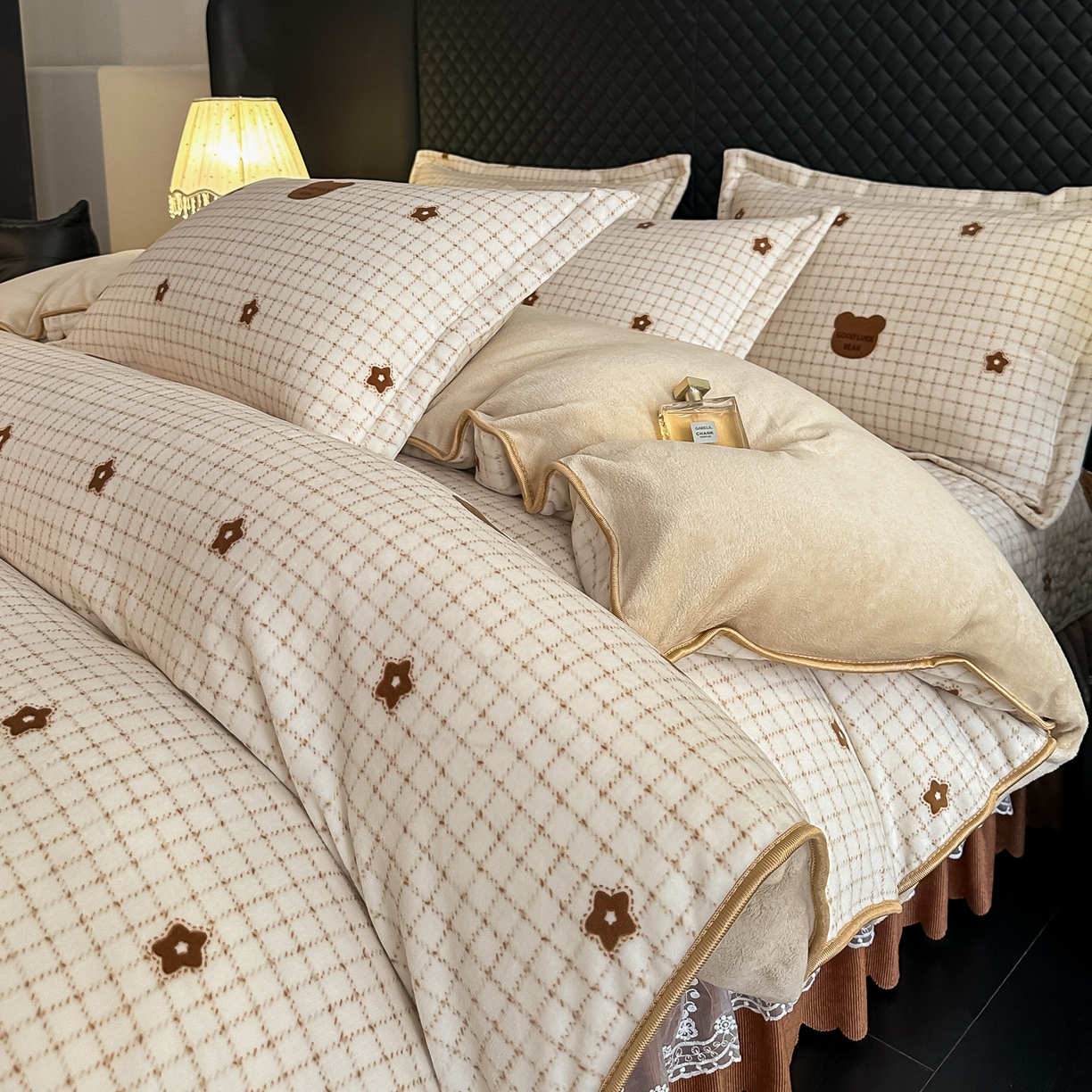 91家纺网 家纺一手货源 找家纺 凤杰家纺 2025新款加厚牛奶绒床盖四件套 米格