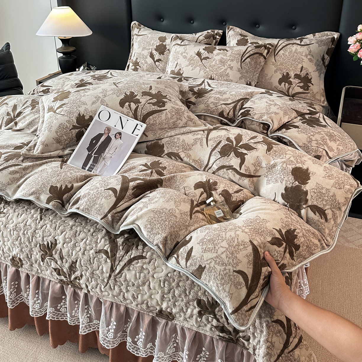 91家纺网 家纺一手货源 找家纺 凤杰家纺 2025新款加厚牛奶绒床盖四件套 赛琳娜