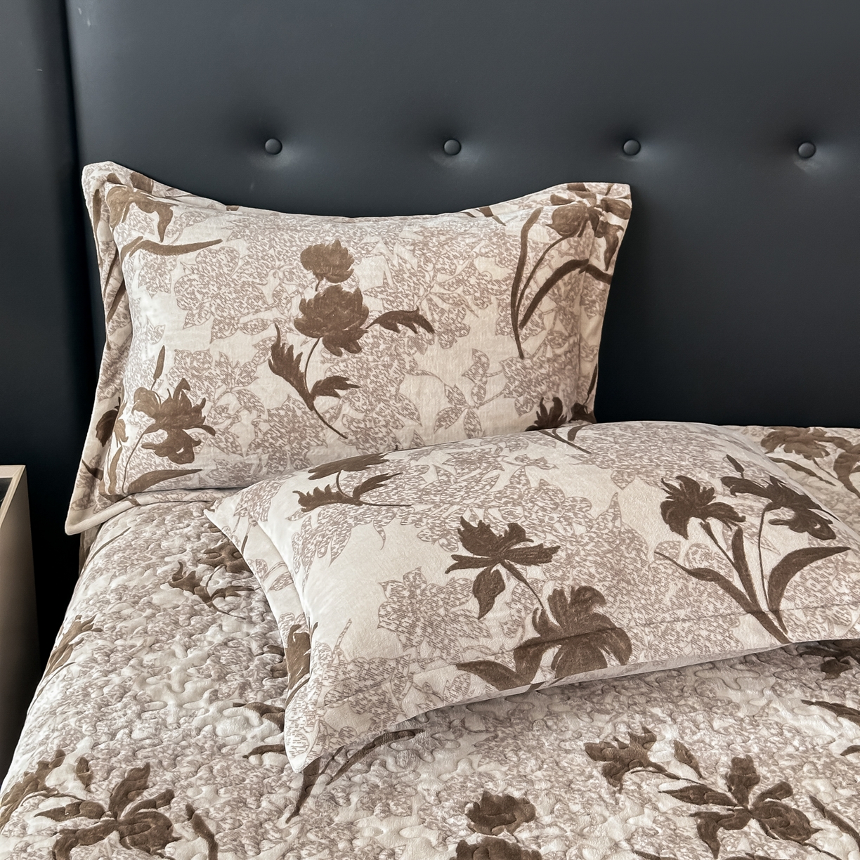 91家纺网 家纺一手货源 找家纺 凤杰家纺 2025新款加厚牛奶绒床盖四件套 赛琳娜