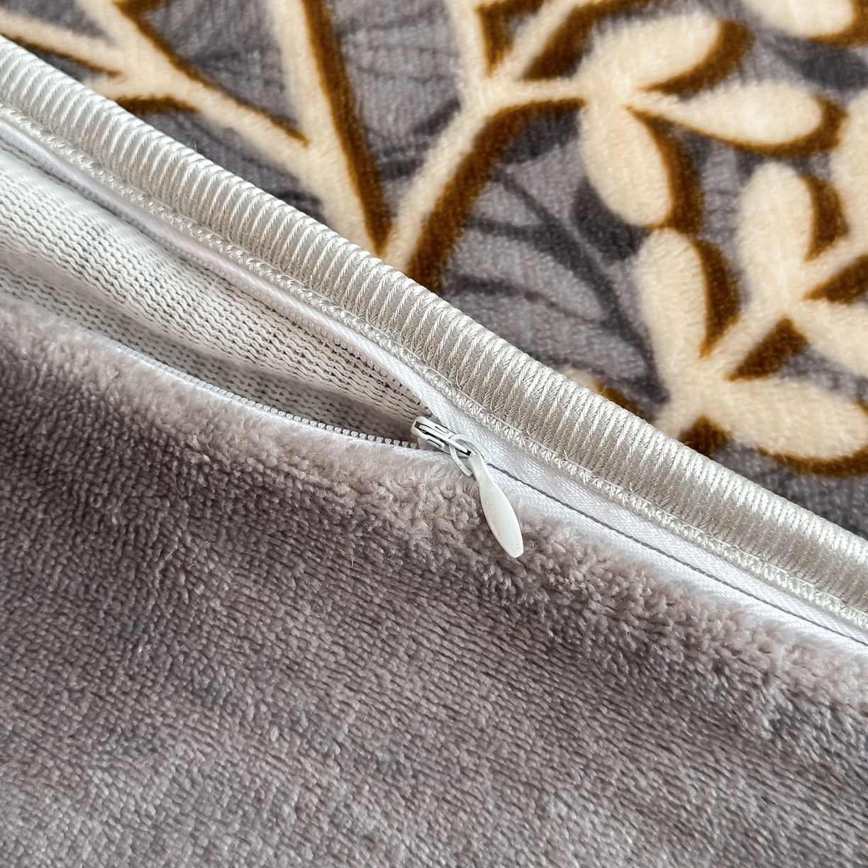 91家纺网 家纺一手货源 找家纺 凤杰家纺 2025新款加厚牛奶绒床盖四件套 之秋