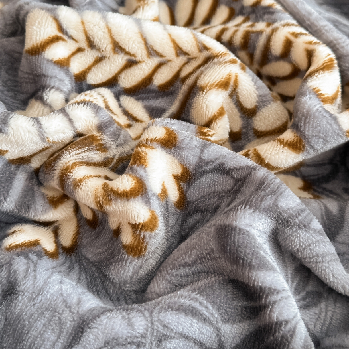 91家纺网 家纺一手货源 找家纺 凤杰家纺 2025新款加厚牛奶绒床盖四件套 之秋