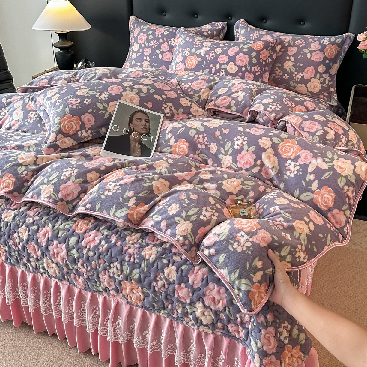 91家纺网 家纺一手货源 找家纺 凤杰家纺 2025新款加厚牛奶绒床盖四件套 紫色物语