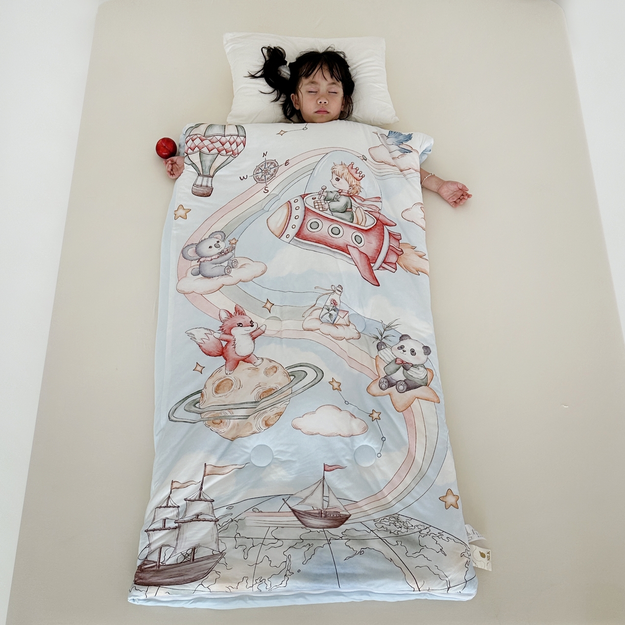 91家纺网 家纺一手货源 找家纺 小芽家居 2025新款儿童睡袋防踢被 环球旅行