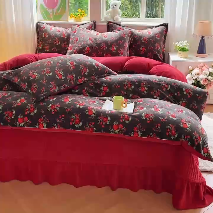 91家纺网 家纺一手货源 找家纺 （总）梓之赫 2025新款保暖舒适牛奶绒印花夹棉床盖四件套