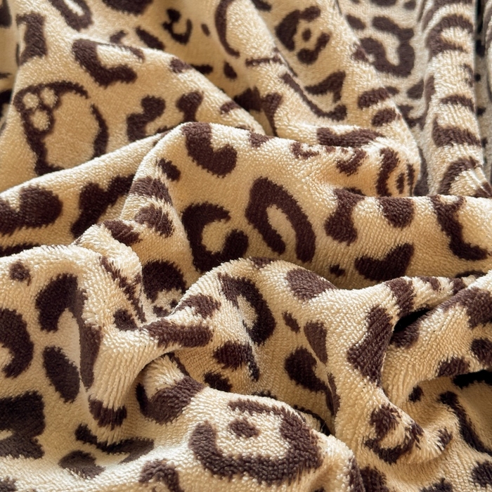 91家纺网 家纺一手货源 找家纺 梓之赫 2025新款保暖舒适牛奶绒印花夹棉床盖四件套 豹纹